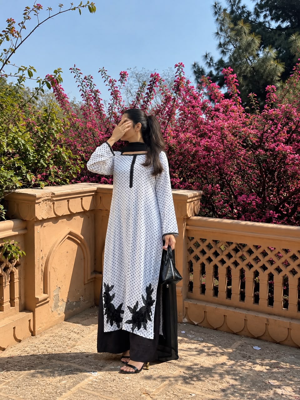 Noor-e-Libas – Embellished Linen Suit
