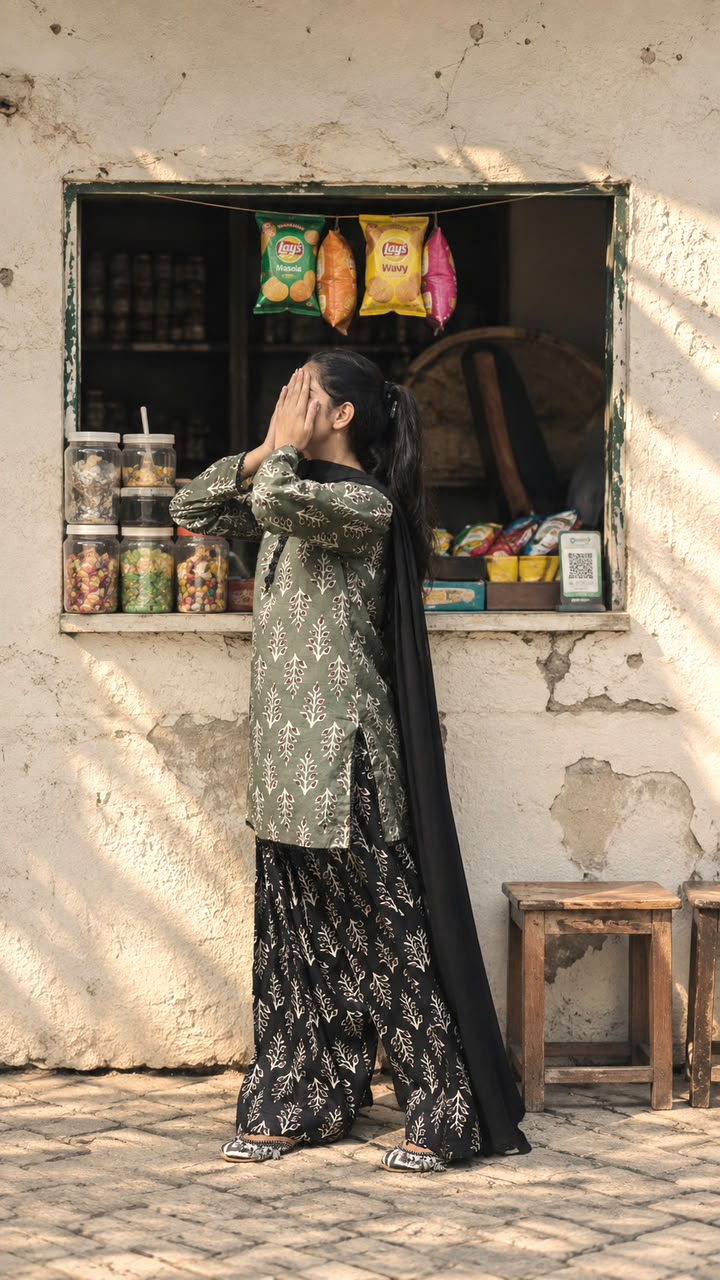 Mehfil – Embellished 2-Piece Set