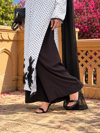 Noor-e-Libas – Embellished Linen Suit
